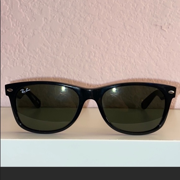 Special Edition Mickey Mouse raybands! Perfect condition! - Picture 7 of 9